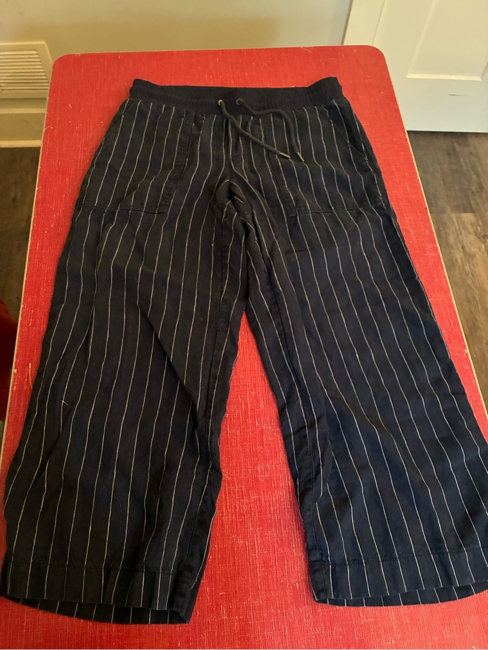Athleta Bali Navy Blue Pinstripe Striped Wide Leg Cropped Culottes Linen Pants 6
